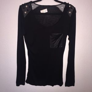NWT In Vein Black Pearl Stud Top Medium